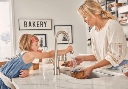 what is a touchless kitchen faucet